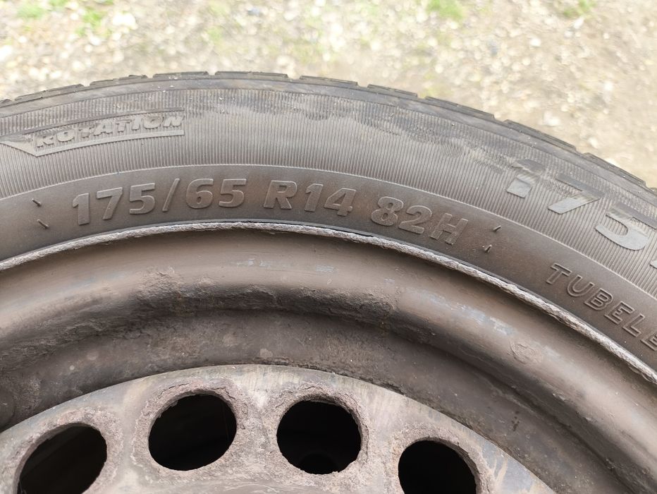 Джанти с летни гуми за Хонда джаз.