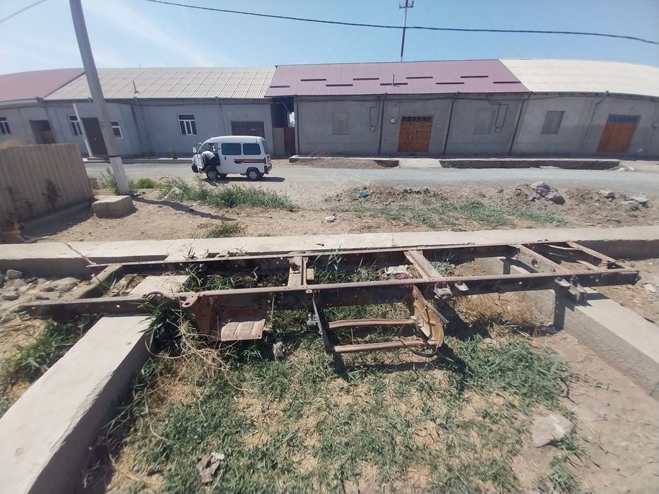 Zil 130  ram  sotiladi