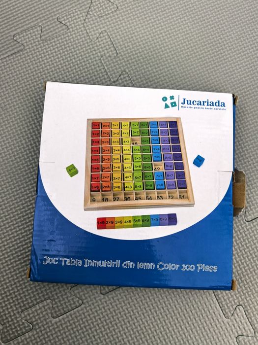 Tabla înmulțirii cu piese din lemn