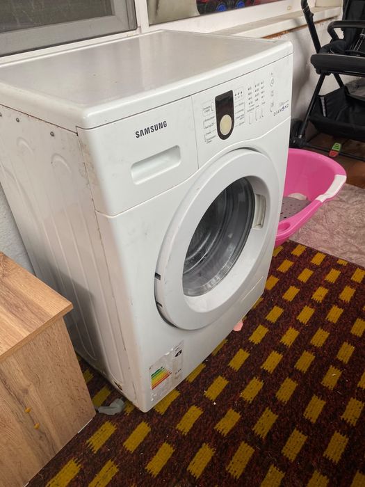 Продам машинку samsung