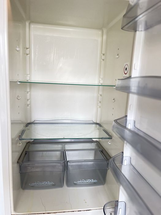 Продам 2х камерный холодильник “Snaige”