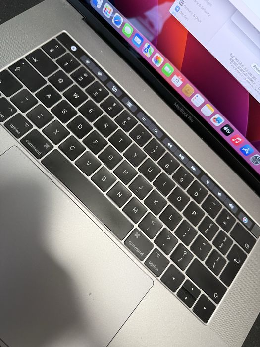 MacBook Pro 15” 2017 i7 2.9GHz, 16GB RAM, Radeon Pro 560