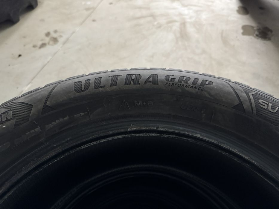 Продавам 4 Броя гуми222/65/17 GOODYEAR ULTRA  GRIP PERFORMANCE