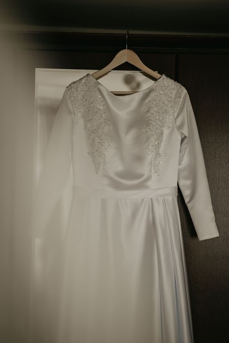 Rochie de mireasa albă și voal 3m