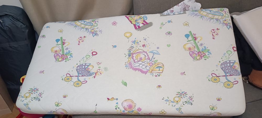 Кошара за бебе , сгъваемо травъл легло (неразличимо от ново )