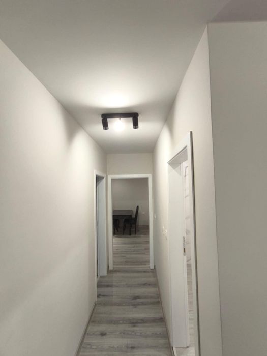 Дава се под наем Тристаен апартамент в Пловдив, Остромила - 120 кв.м за 700 € - Снимка #8