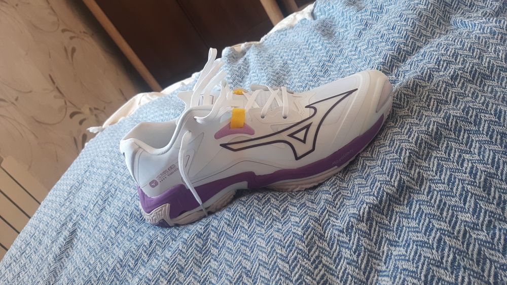 Кроссовка для волейбола