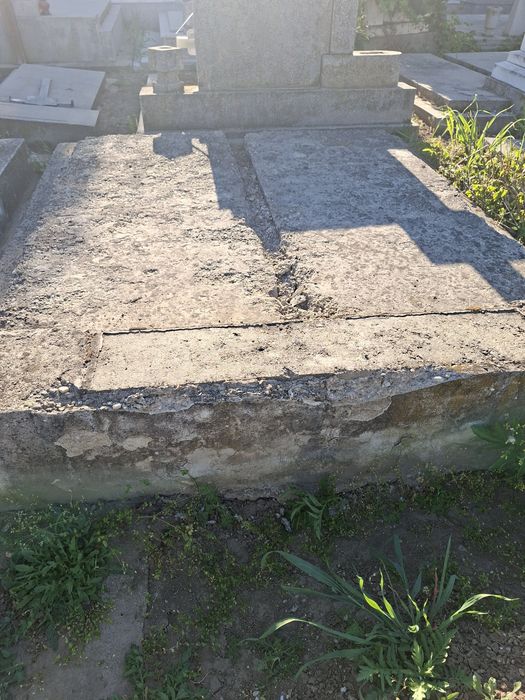 Vând cavou Eternitatea