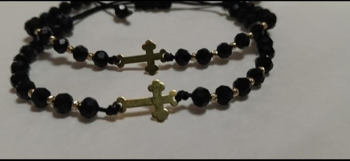 Brățări cu aur și biluțe de sticla