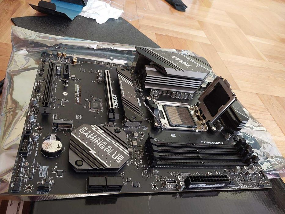 AMD Ryzen 5 7500X3D + MSI B650 Gaming Plus Wi-Fi