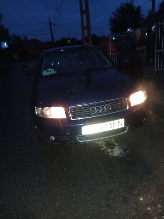 Audi a4 an 2001 benzina