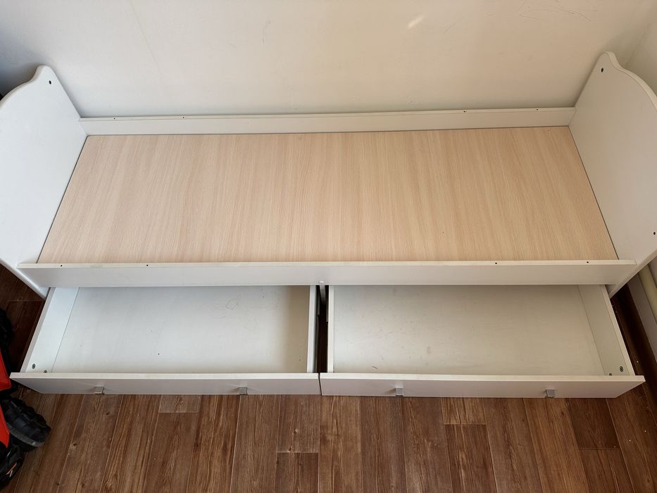 Детская кроватка белая