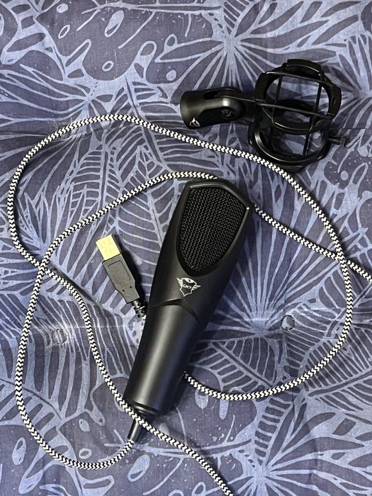 Microfon USB Trust GXT 232 Mantis – Funcțional, cu Shock Mount și Cablu