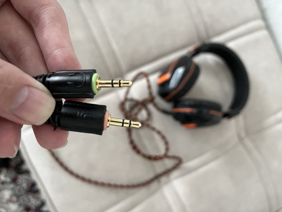 Kompyuter quloqchini sotiladi