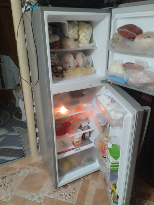 СРОЧНО продам холодильник LG