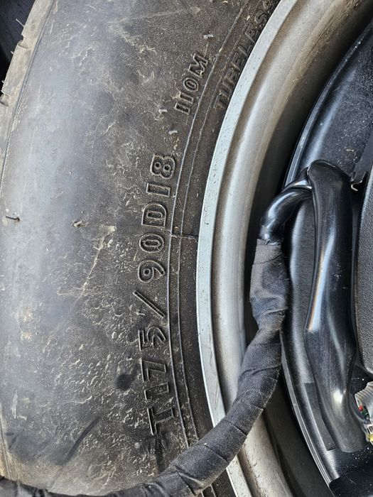 Патерица/резервна гума за Infiniti Fx Qx