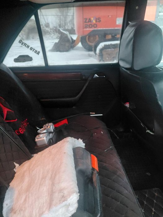 Продам надёжного друга W124