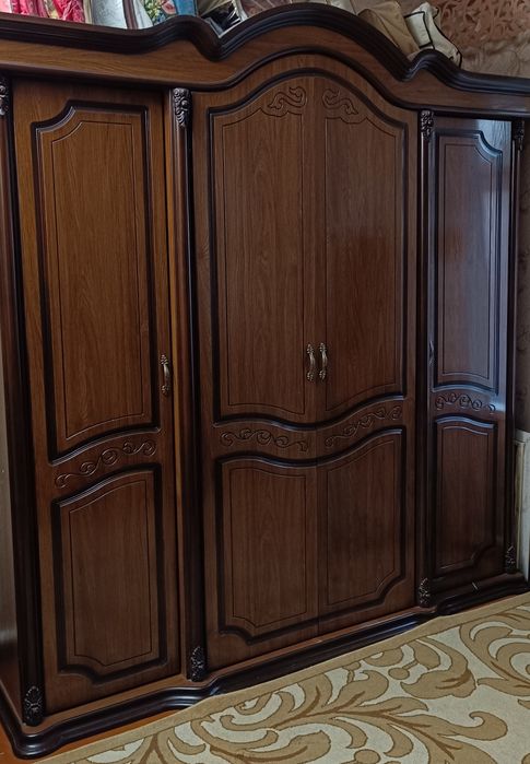 Спальный гарнитур