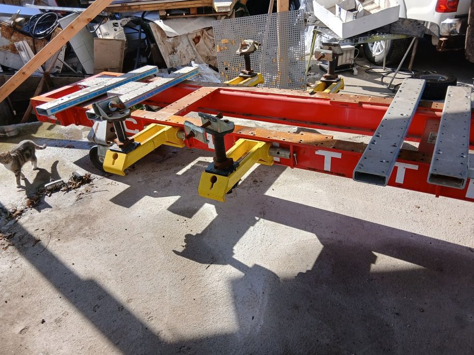 Celete  cayman   машина за изпъване на автомобири