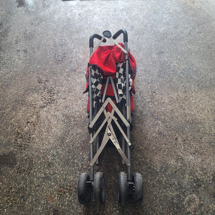 Продавам Детски Колички за  Бутане във много добро Състояние