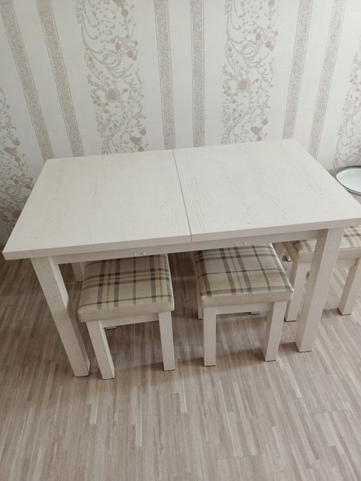 Продам стол кухонный