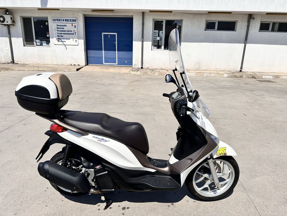 Продавам Piaggio Medley 125