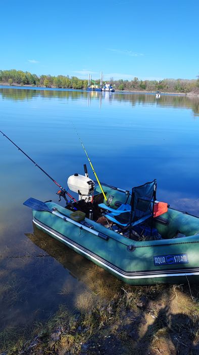 Barca gonflabila cu Motor Johnson 4hp 2T