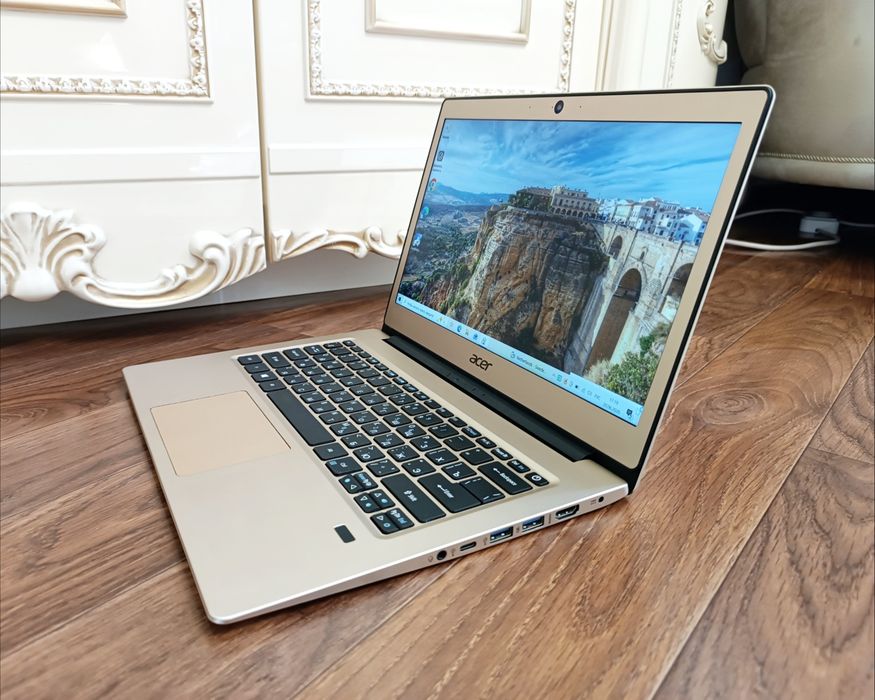 НОУТБУК Acer Swift SSD Win 10 Pro.