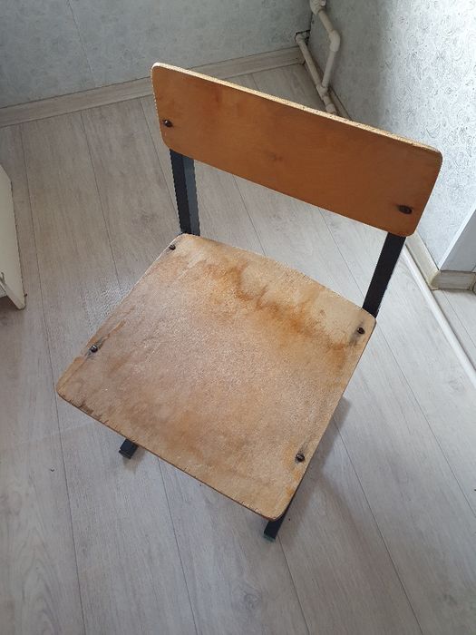 Продам стулья школьные