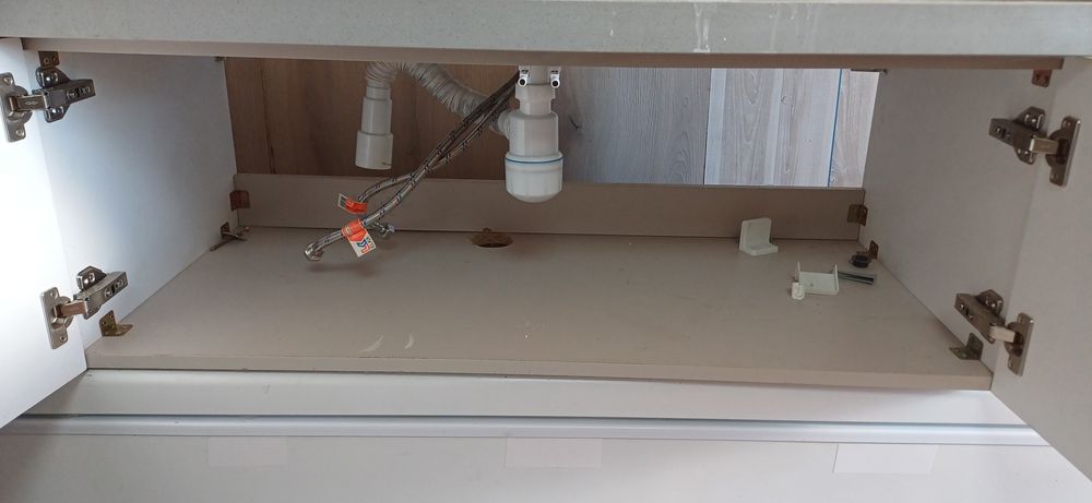 Умывальник в комплекте