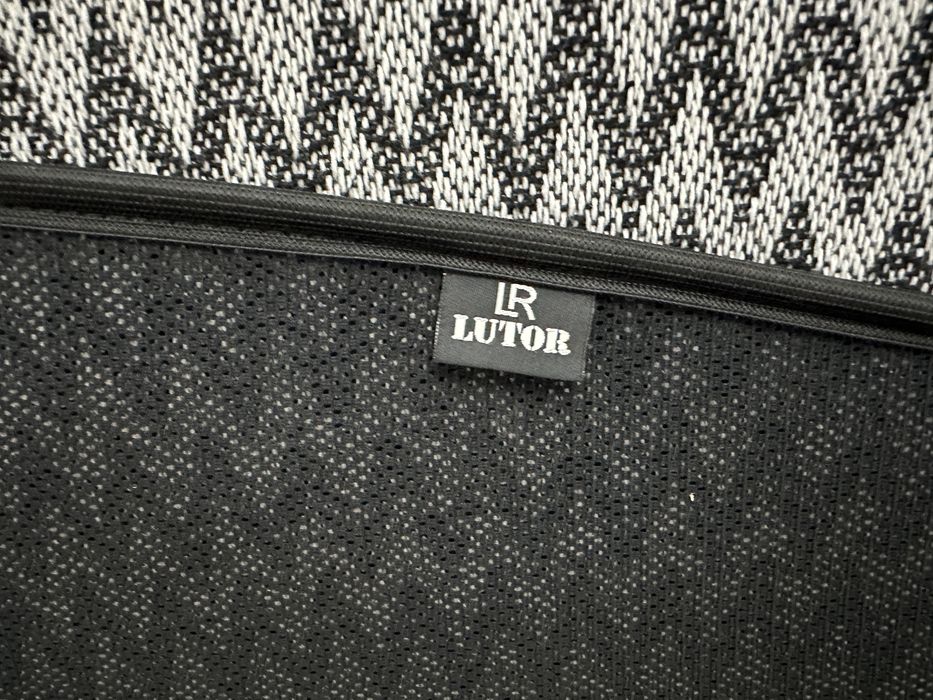 Шторка , туксон , на переднее стекло