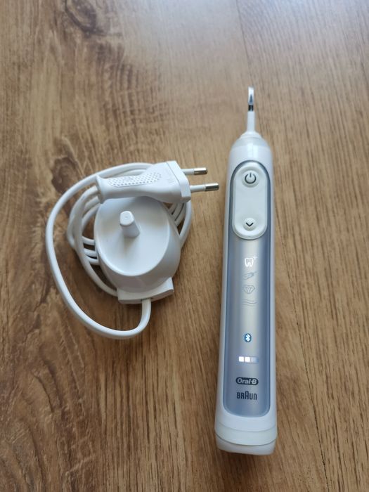 Periuta Dinti Electrica Bluetooth Oral-B Genius 9000 Alba Perfecta