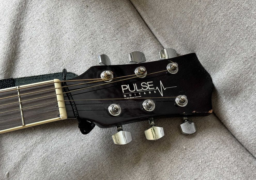 Chitară acustică Pulse HW41-101SB 4/4 + Husă + Capodastru + Curea
