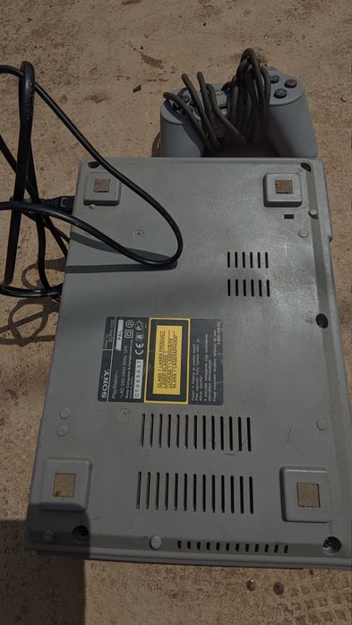 Consolă Sony PlayStation 1 (PS1) Originală – Model SCPH-1002 – Funcțională