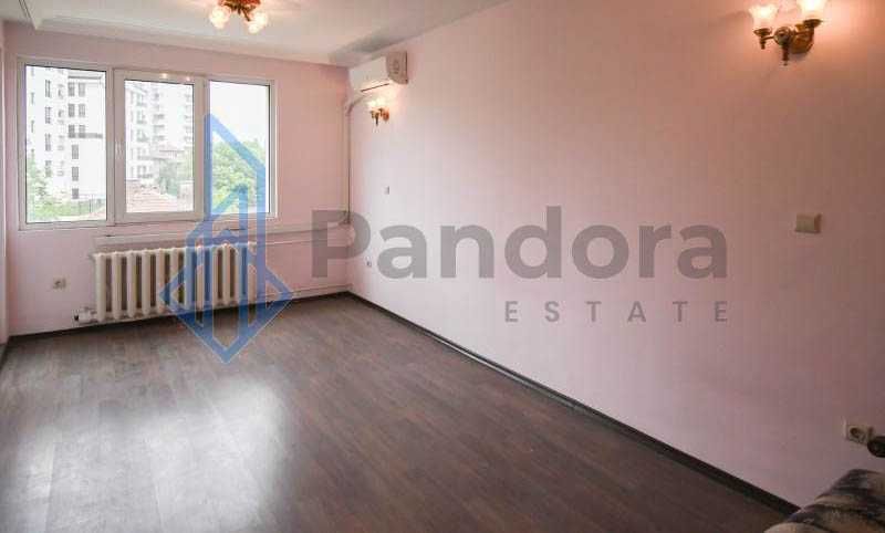 Тристаен апартамент под наем в кв. Редута