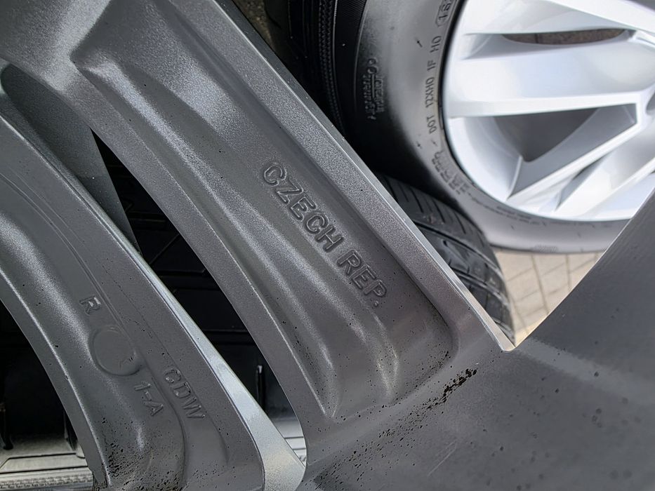 Оригинални джанти с гуми за Skoda 17"