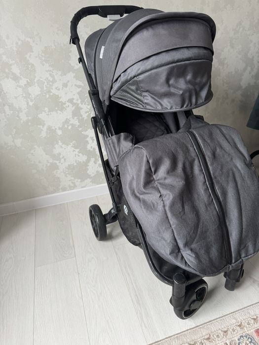 Продам прогулочную коляску