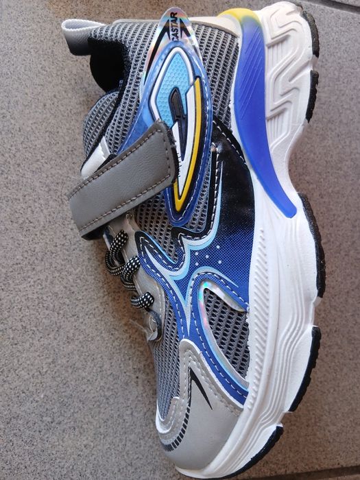 Детски маратонки с лепенка,меки,пружиниращи