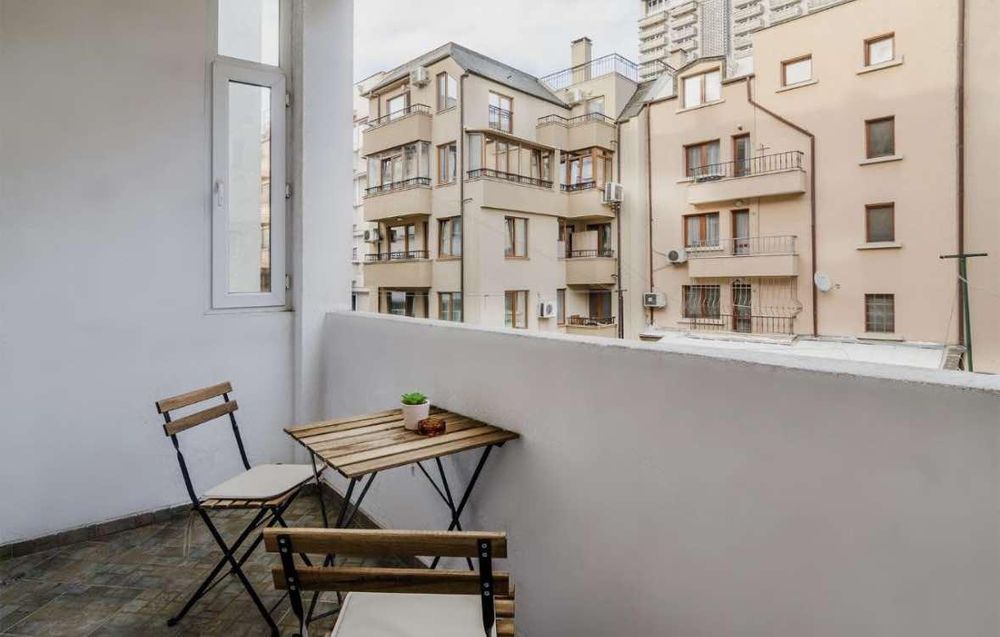 Дава се под наем Четиристаен апартамент в Варна, Център - 100 кв.м за 750 € - Снимка #16