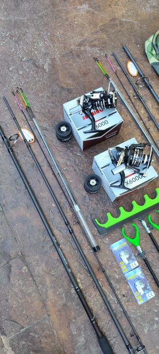Set Feeder Complet,2 Lansete,2 Mulinete,Senzori,Suporți,Geanta,Monturi