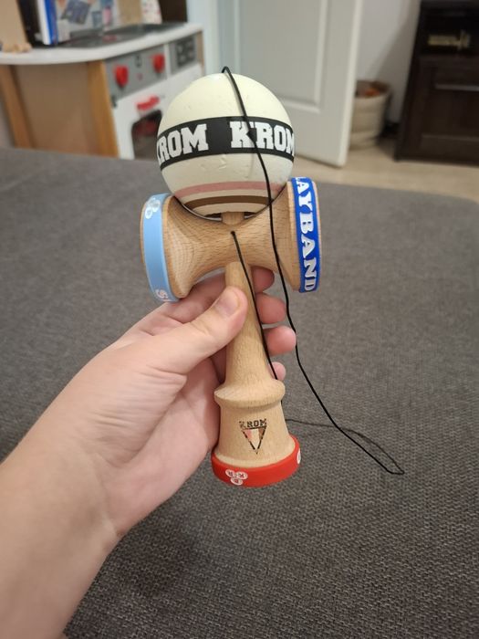 Krom strogo kendama