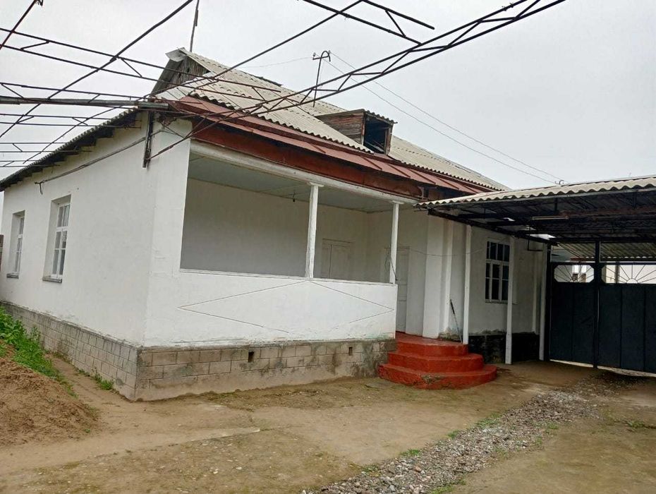 Uy sotiladi. Дом продаётся