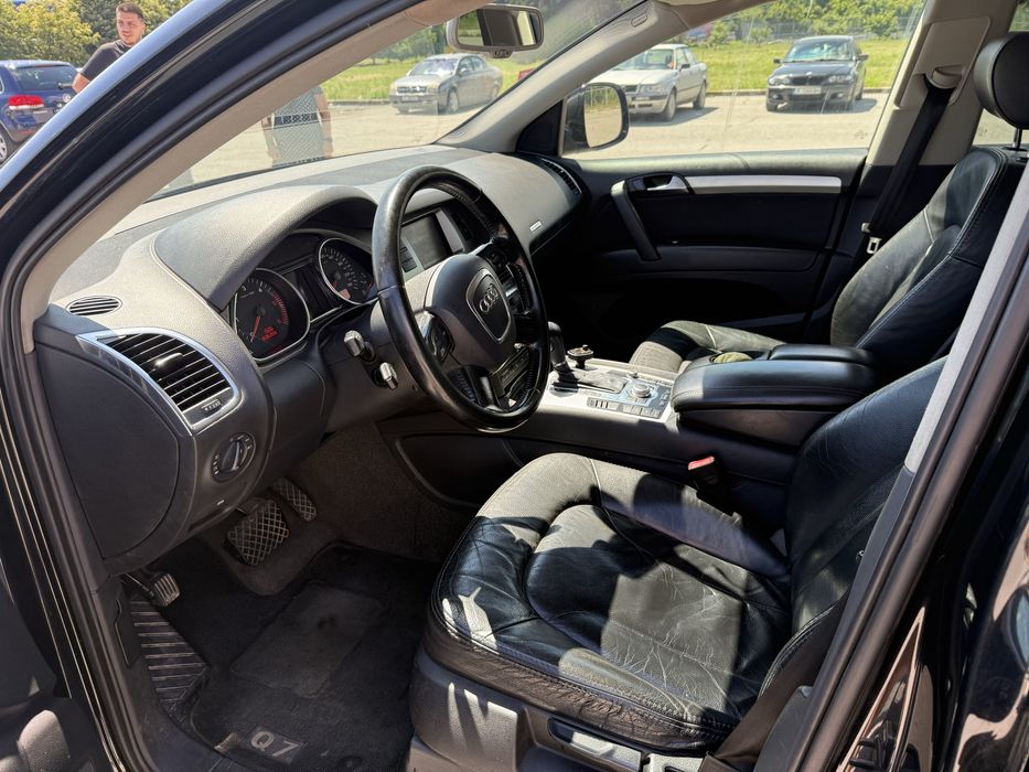 Продава се Audi Q7 в отлично състояние!