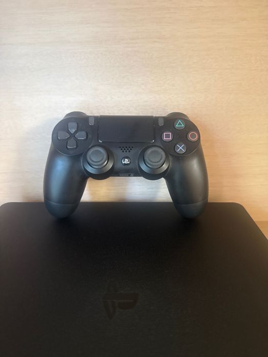 Playstation 4 slim