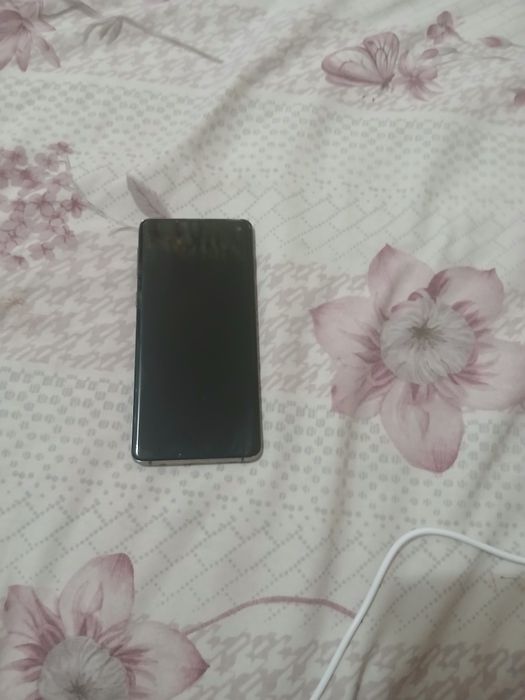 Здравейте, продавам телефон  Samsung S 10