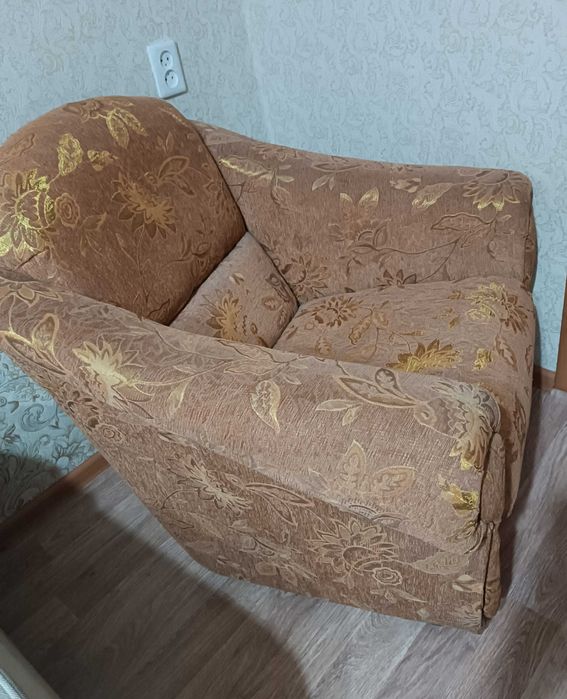 Кресло для гостиной