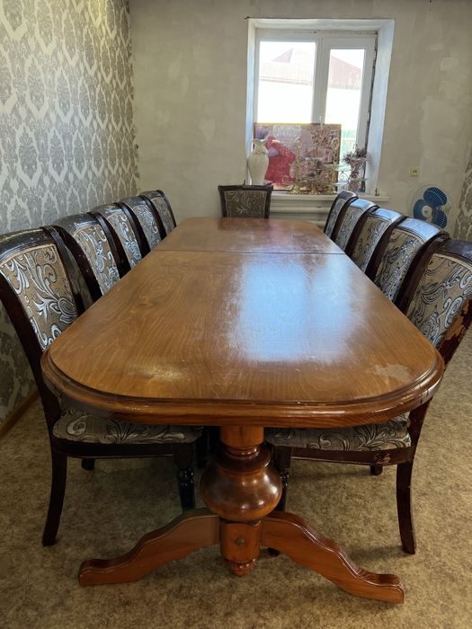 Стол и стулья в комплекте из дуба