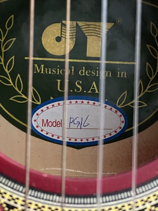 Гитара акустическия