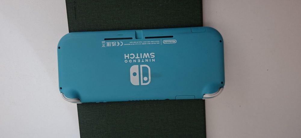 Продаётся Nintendo switch lite