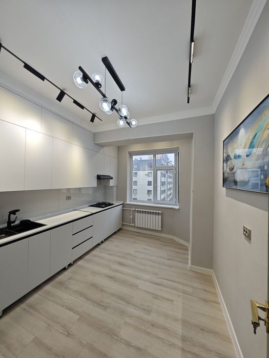 3 xona 94 kv.m yangi bozor orqasi